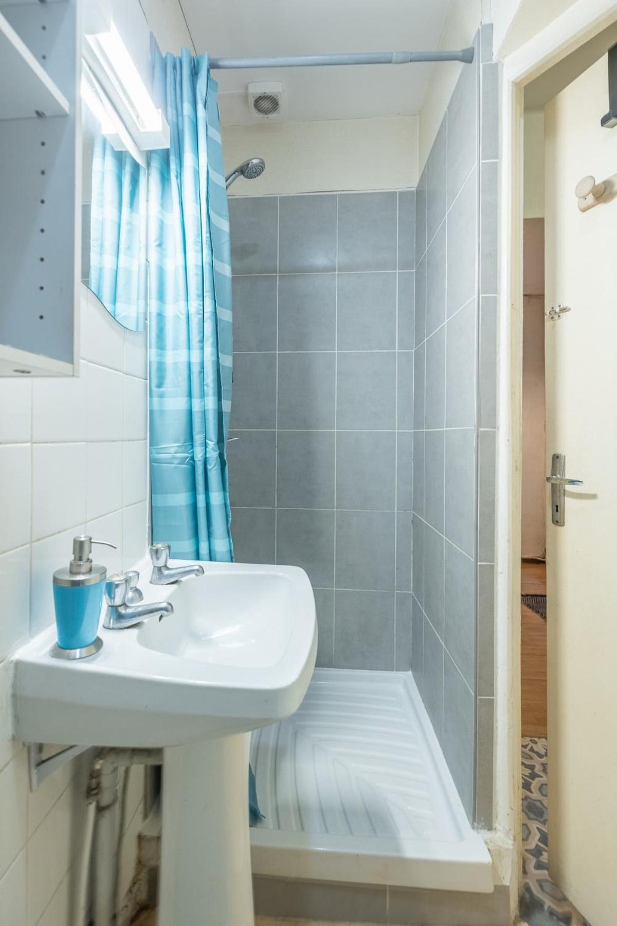 Apartment Charming City-center Flat With Terrace *